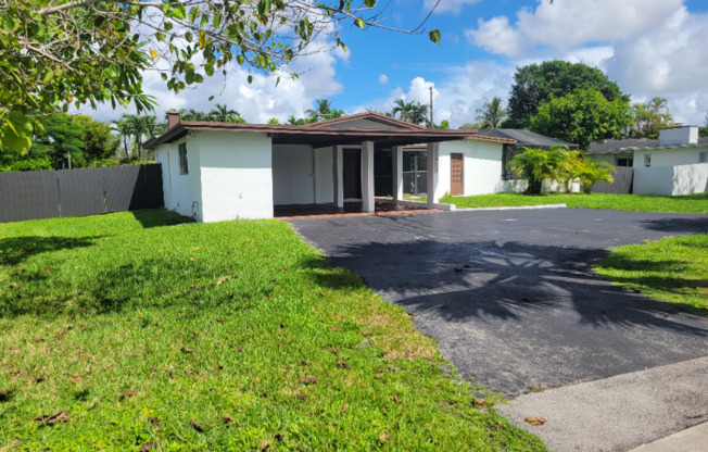10605 SW 112 ST