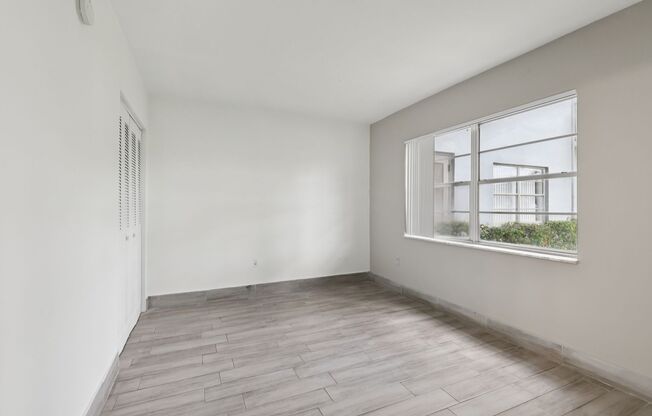 2 beds, 2 baths, 1,100 sqft, $2,150, Unit 04_301