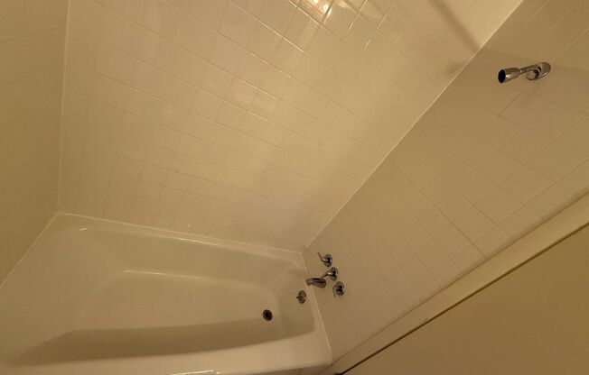 1 bed, 1 bath, 454 sqft, $1,265, Unit O-102