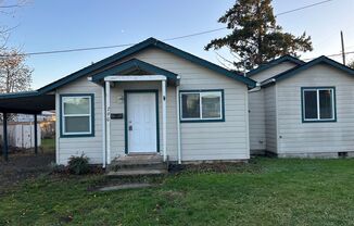 Updated 2 bedroom, 1 bath house in Springfield!