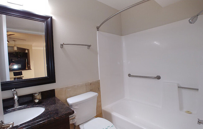 2 beds, 2 baths, 950 sqft, $2,950, Unit 206