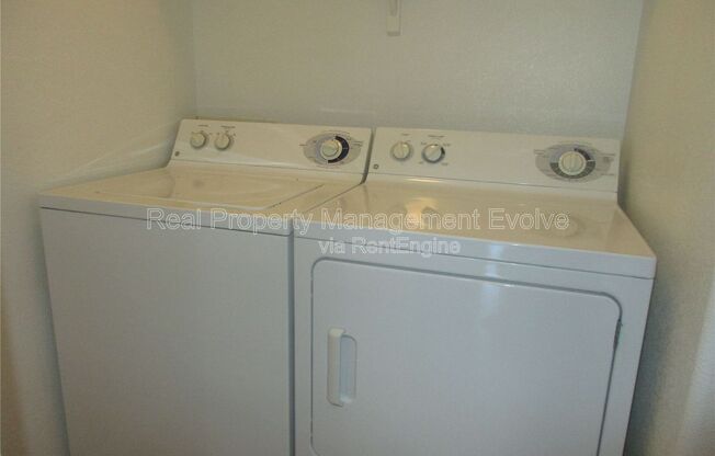 2 beds, 2 baths, 927 sqft, $1,550, Unit 2164