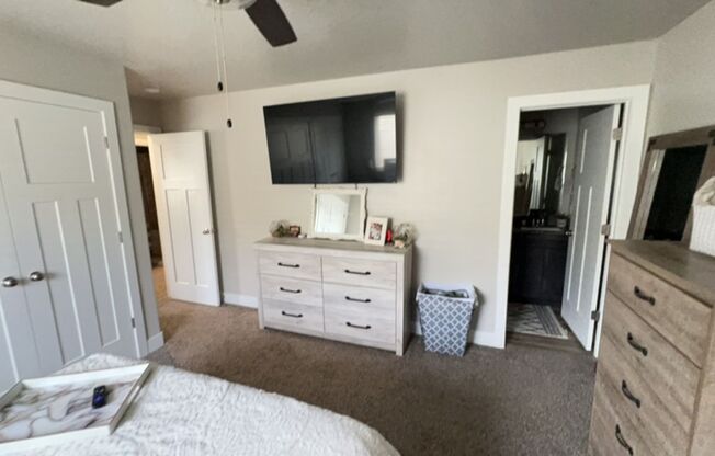 3 beds, 2.5 baths, $1,795, Unit UNIT A