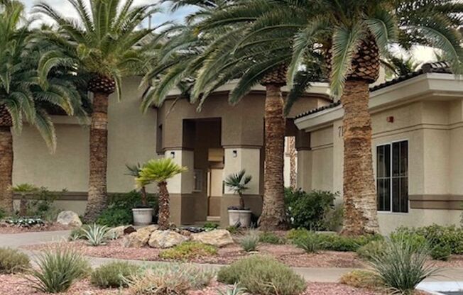 Condo in  Gated Community!!!!