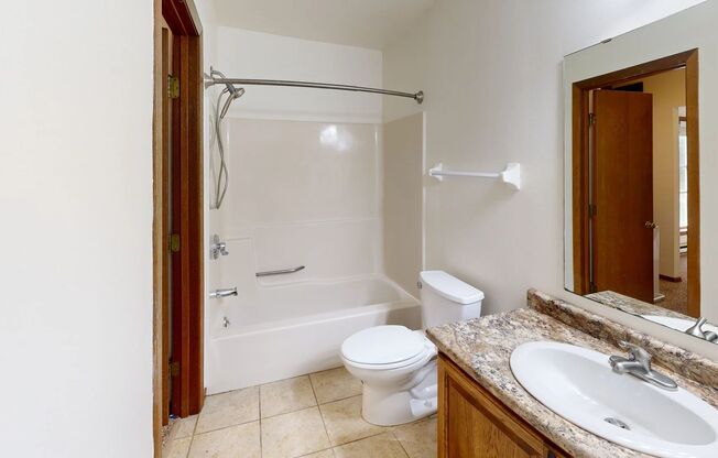 2 beds, 1 bath, 965 sqft, $1,650, Unit 7726RD
