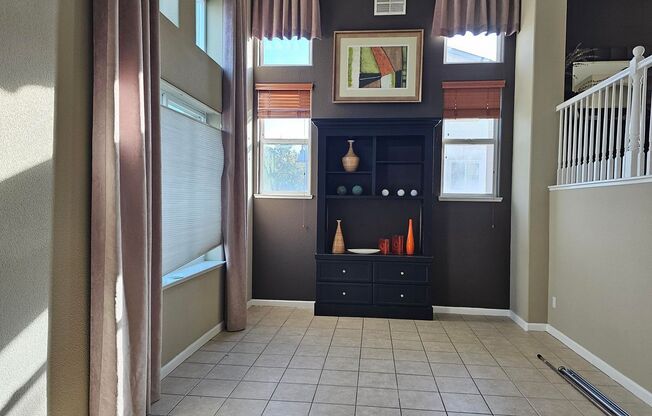 Modern Spacious Townhome in San Pablo