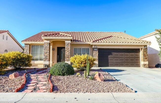 Gorgeous single story home in Silverado Ranch with Pool!