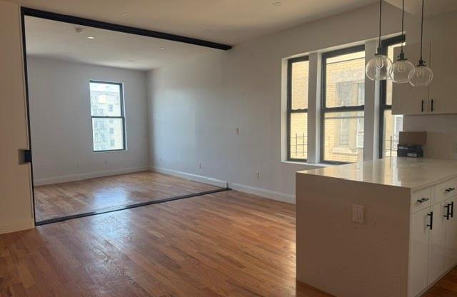 4260 BROADWAY