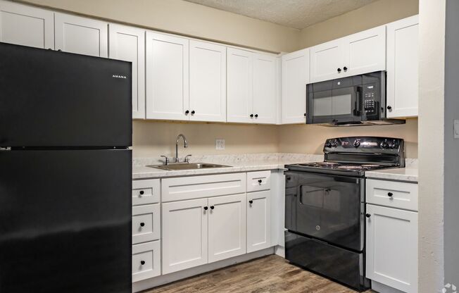 2 beds, 1 bath, 900 sqft, $1,649, Unit 4100-42