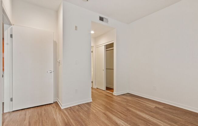 1 bed, 1 bath, 604 sqft, $2,900, Unit 215 P