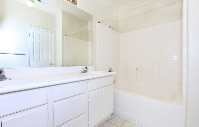 3 beds, 2 baths, 1,315 sqft, $3,295, Unit Unit 0503