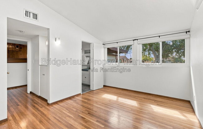 3 beds, 2 baths, 1,492 sqft, $4,200