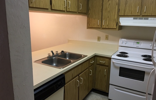 3 beds, 2.5 baths, 1,208 sqft, $1,800, Unit CW1006