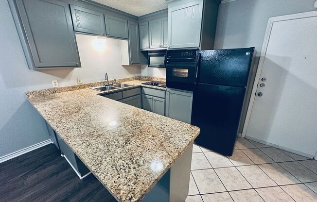 Fabulous landmark Downtown Austin property! Great downtown neighborhood!