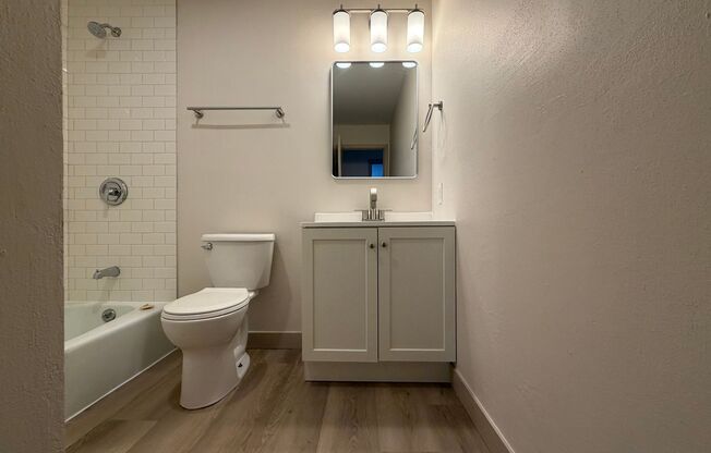 1 bed, 1 bath, $815, Unit 16