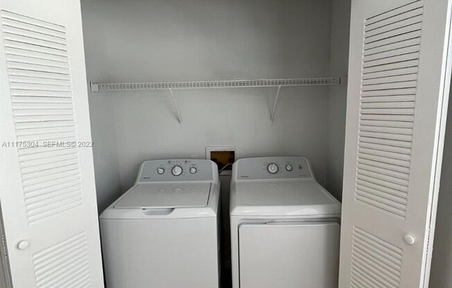 2 beds, 2 baths, $1,950, Unit Unit #128