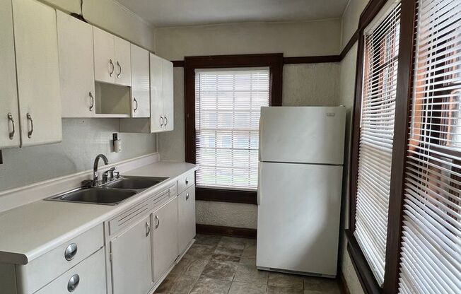 1 bed, 1 bath, $885