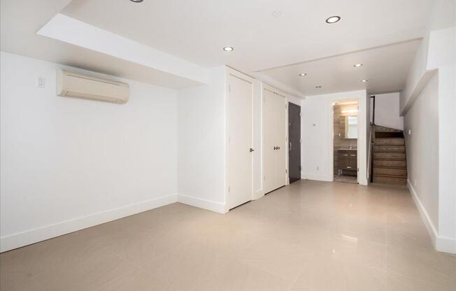 131 W 122 ST