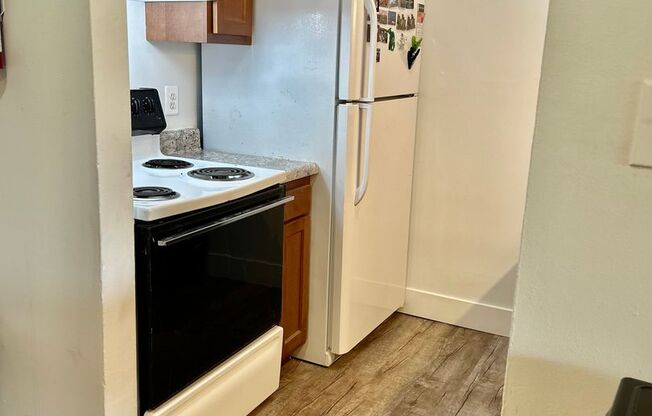 1 bed, 1 bath, 700 sqft, $1,095, Unit #105