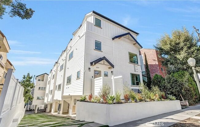 1823 1/2 WESTHOLME AVE