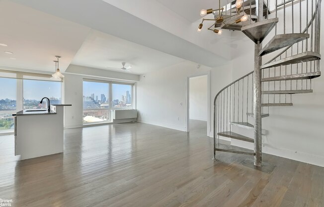 446 KENT AVE