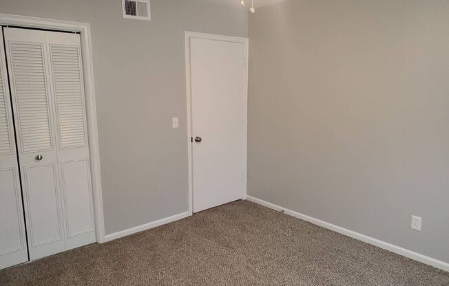 2 beds, 1.5 baths, 935 sqft, $910, Unit 7802-203