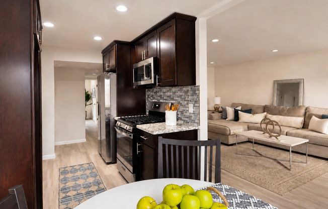 2 beds, 2 baths, 1,100 sqft, $2,895, Unit 6676-1I