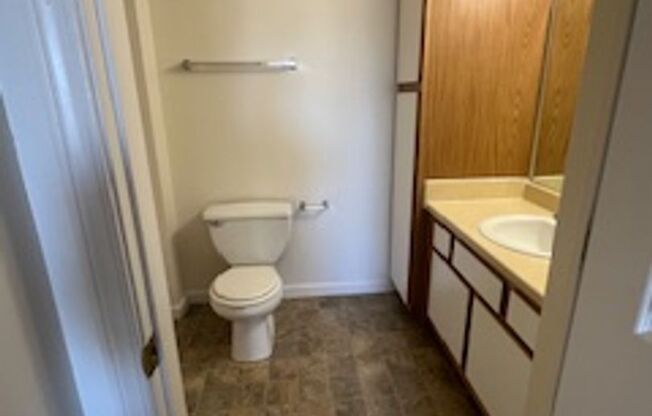 2 beds, 2 baths, 1,080 sqft, $1,189, Unit 53