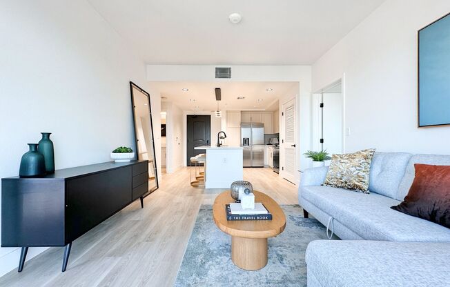 2 beds, 2 baths, 826 sqft, $4,000, Unit Unit 318