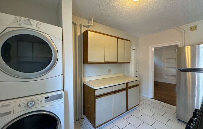 1 bed, 1 bath, $795, Unit Unit 1 - Room A