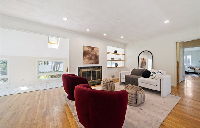 28 MANSFIELD RD