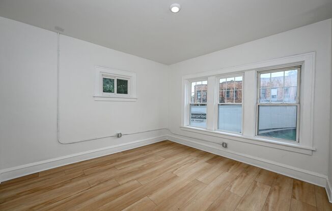 1 bed, 1 bath, 600 sqft, $899, Unit Unit 202