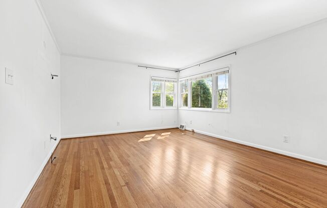Charming ranch home walking distance to North Hills