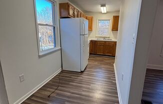 3 beds, 1 bath, 1,250 sqft, $895, Unit 104