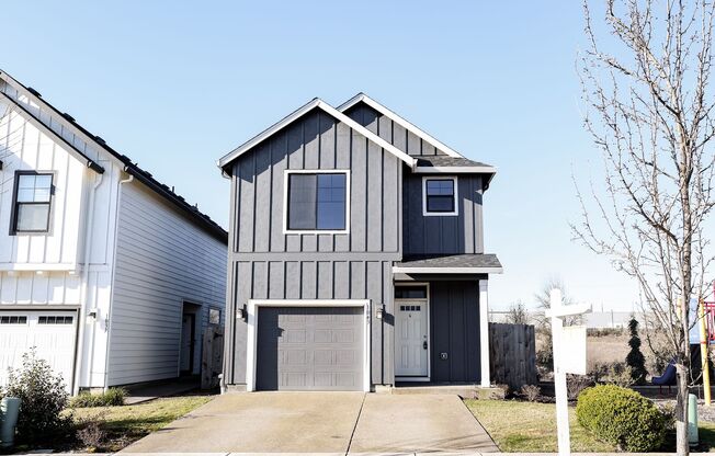 Charming 3 Bdrm 2.5 Bath in Ridgefield