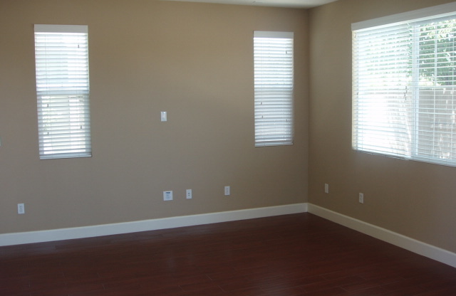 Woodcreek Oaks Location. Nice home, modern amenities