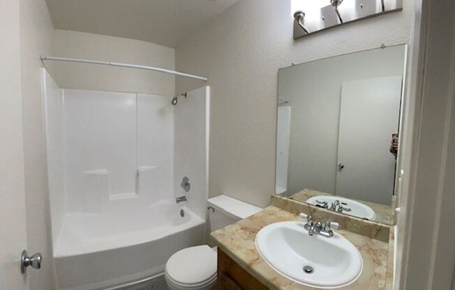 2 beds, 1 bath, 825 sqft, $1,250, Unit 120