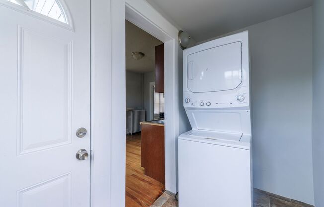 2215 - 2217 Grand Ave South