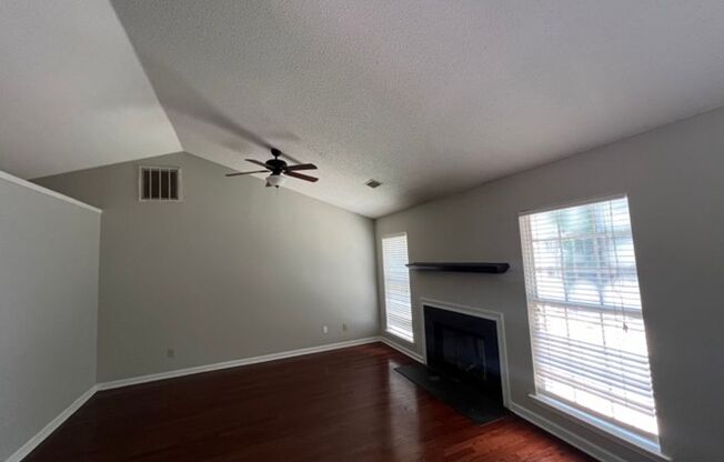 3 bed / 2 bath home ~ Just minutes from Harbison Blvd!