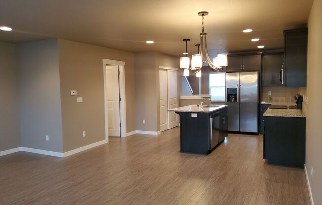 3 beds, 2.5 baths, 2,304 sqft, $2,395, Unit 2525