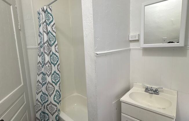 3 Bedroom 2nd/3rd Floor Apartment Near York College