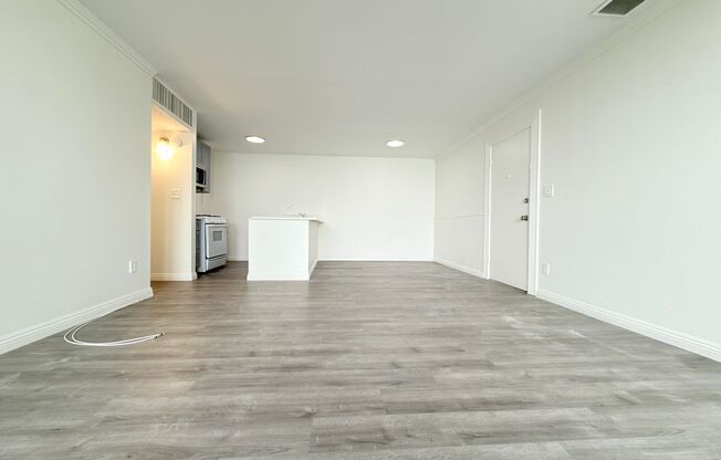 Updated 2Bed/ 2Bath in Canoga Park