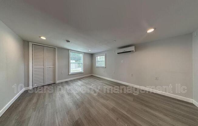 2 beds, 1 bath, 1,072 sqft, $1,795