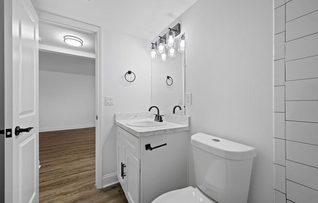 2 beds, 1.5 baths, 850 sqft, $1,695, Unit E109