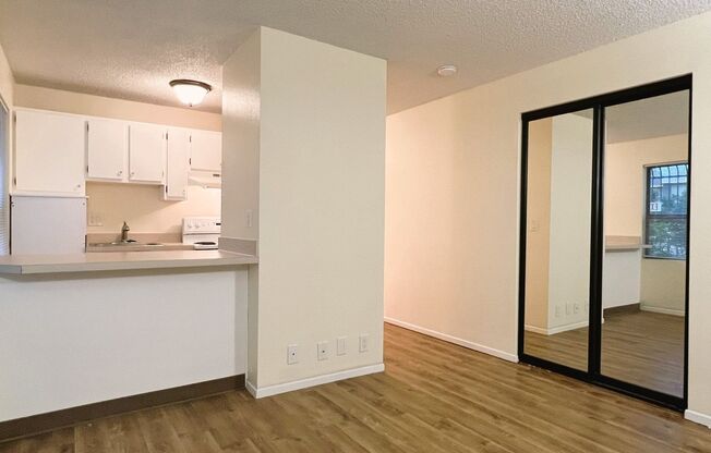 1 bed, 1 bath, 540 sqft, $1,325, Unit 7