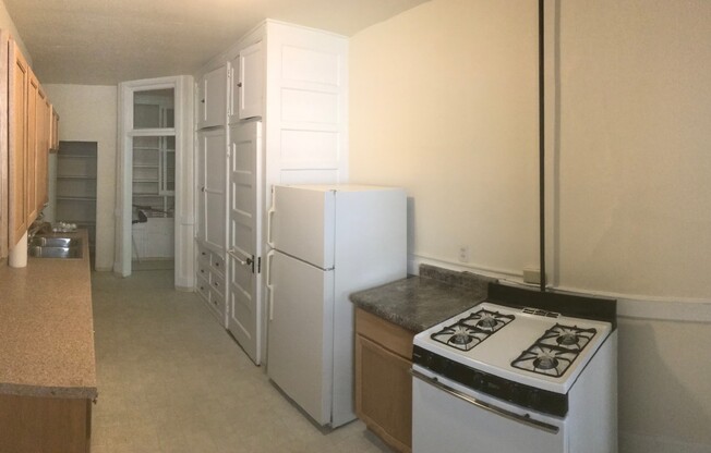 4 beds, 2 baths, $2,345, Unit 3
