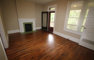 3 beds, 1 bath, $1,350, Unit 195 E. Maynard Ave