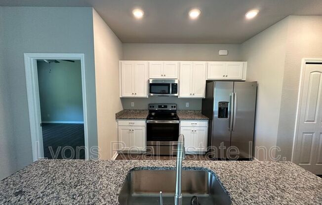 2492 SPARKLE LN