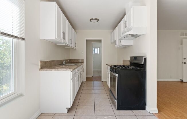 1 bed, 1 bath, 614 sqft, $1,595, Unit 14