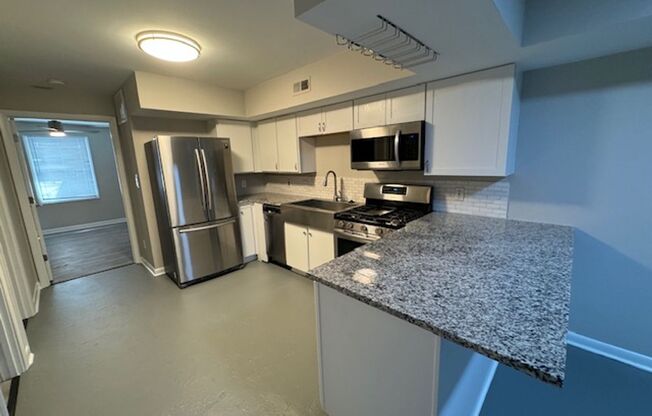 3 beds, 2 baths, 1,323 sqft, $1,395, Unit Unit 7